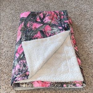 cute pink camo blanket